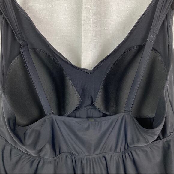 Torrid Black Soft Cup Wireless V Neck Tankini Top Sz.5 - Picture 12 of 16